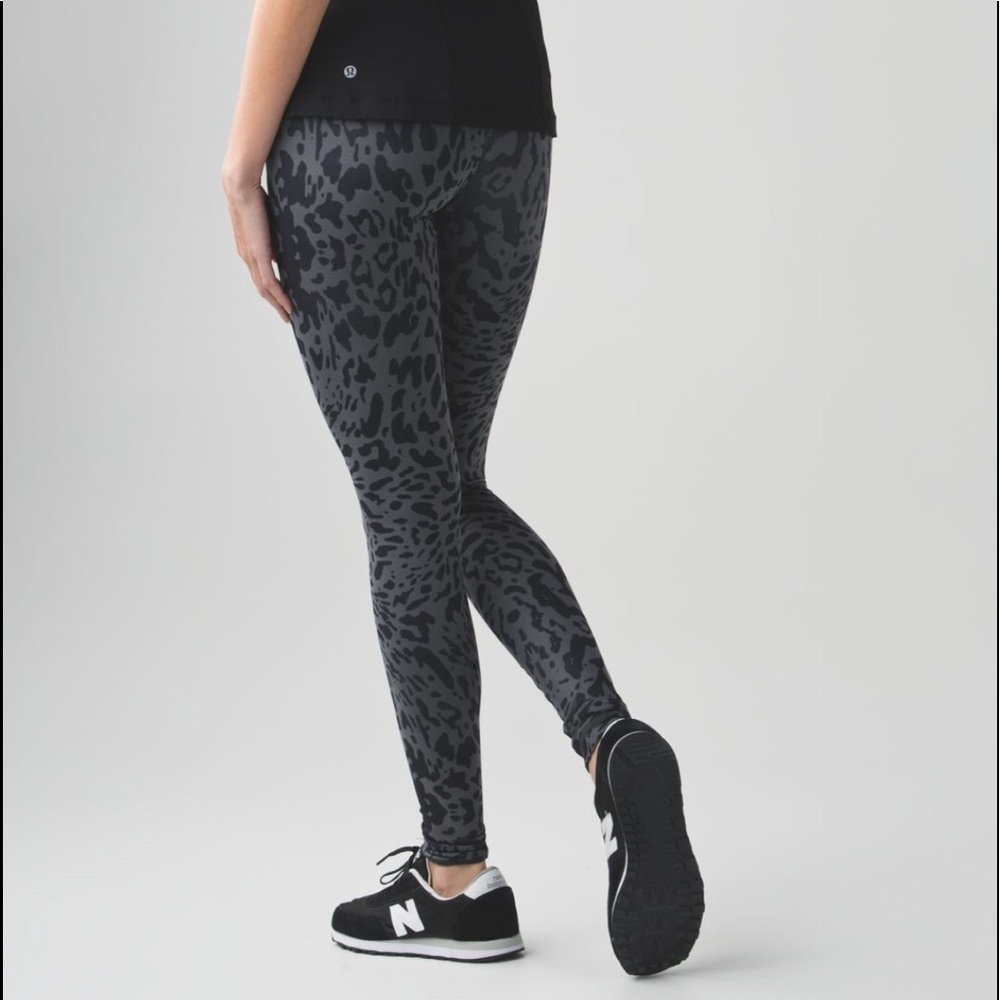 Size 6 animal print Lululemon wunderunder leggings